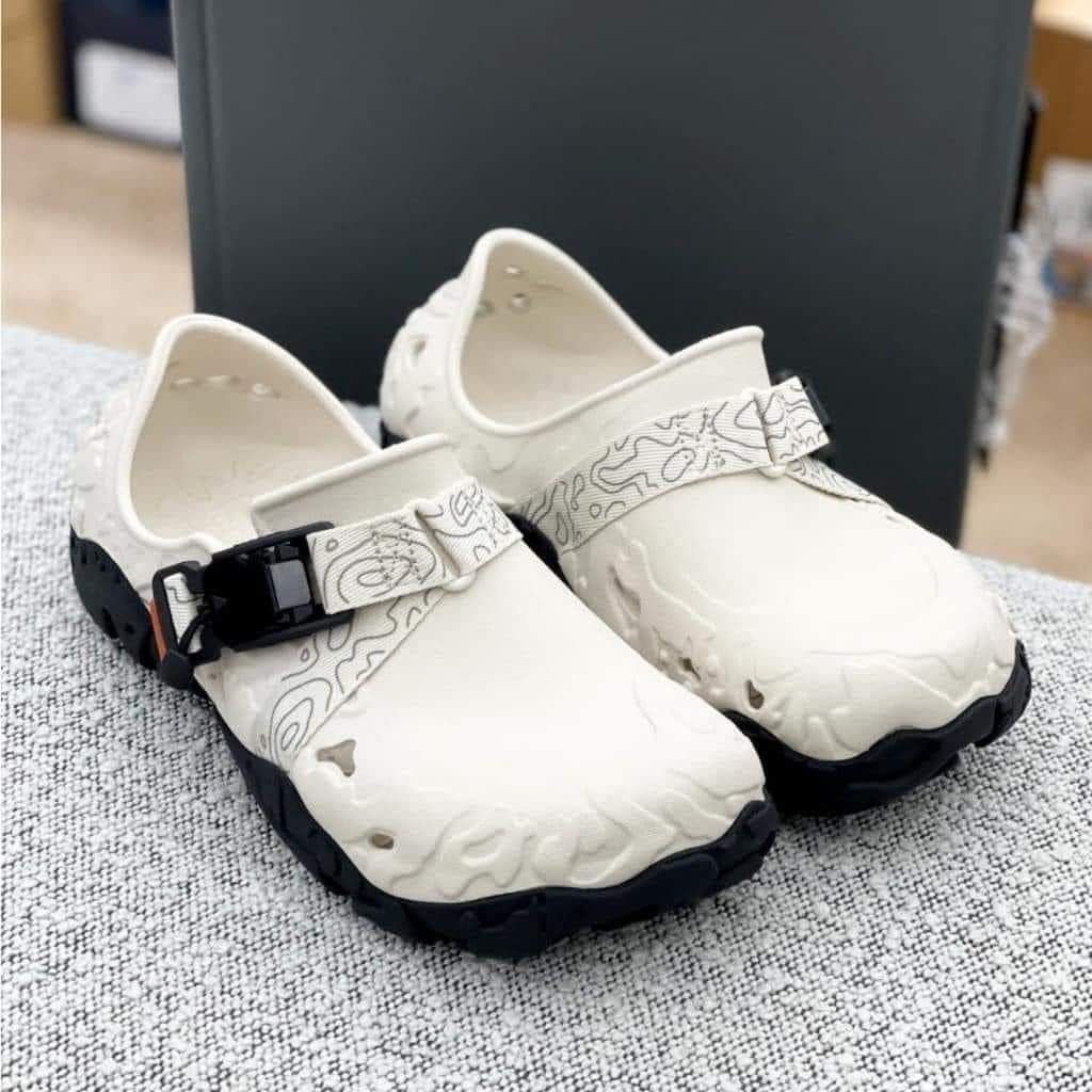 Crocs Atlas Clog for Men (Category: Slippers & Slides) located in Manila. Submitted by khielnatha80123 (Listing ID 1313967889, Image 2). Description: Men Us7-11 original quality with ecobag.