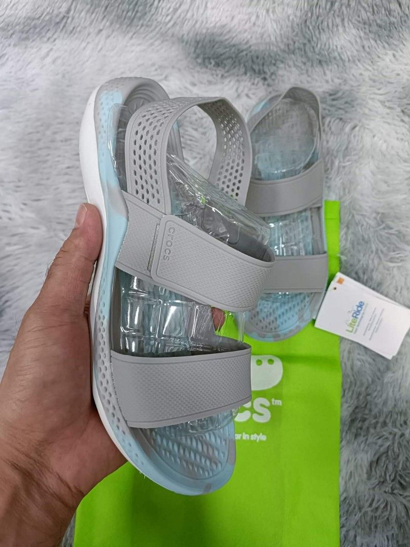 Crocs Literide 360 for Women (Category: Sandals) located in Manila. Submitted by khielnatha80123 (Listing ID 1313967851, Image 3). Description: women Us5-9 with ecobag original quality.