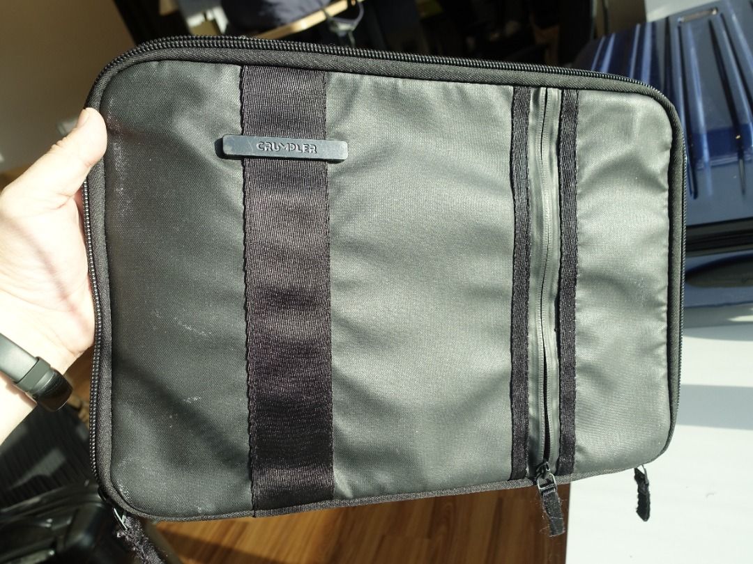 Crumpler laptop sleeve 15 cheap