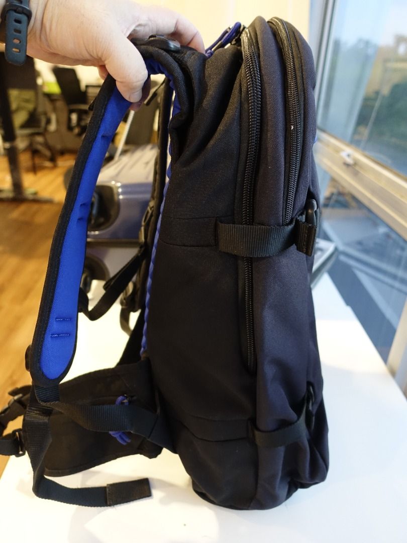 crumpler low level aviator 30l