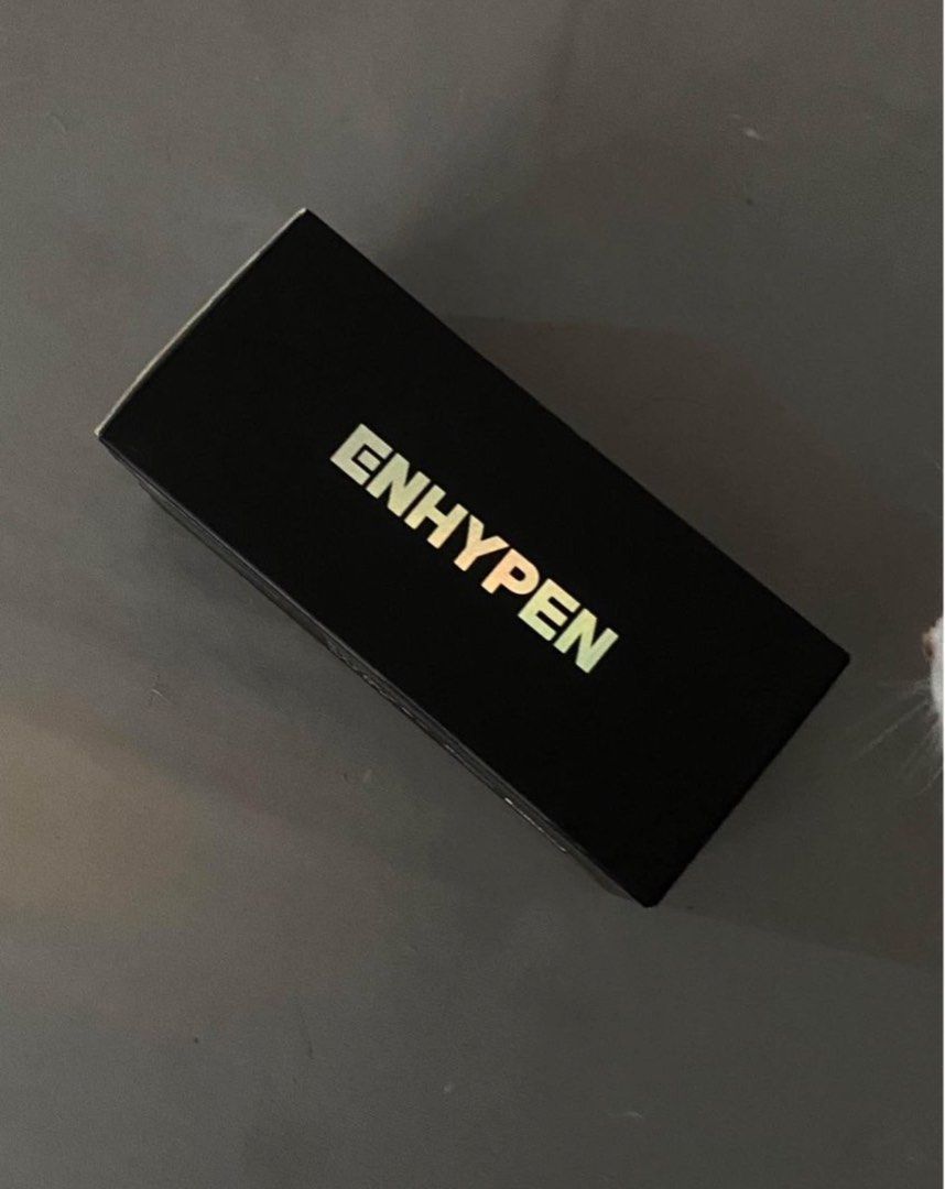 ENHYPEN lightstick (Category: K-Wave Merchandise) located in Davao. Submitted by maimorales08 (Listing ID 1313843292, Image 2). Description: wts lfb ph engene bong unsealed w/ pcs ₱1500 - PAYO - good condition - can send proof of ls enhypen lightstick engene .