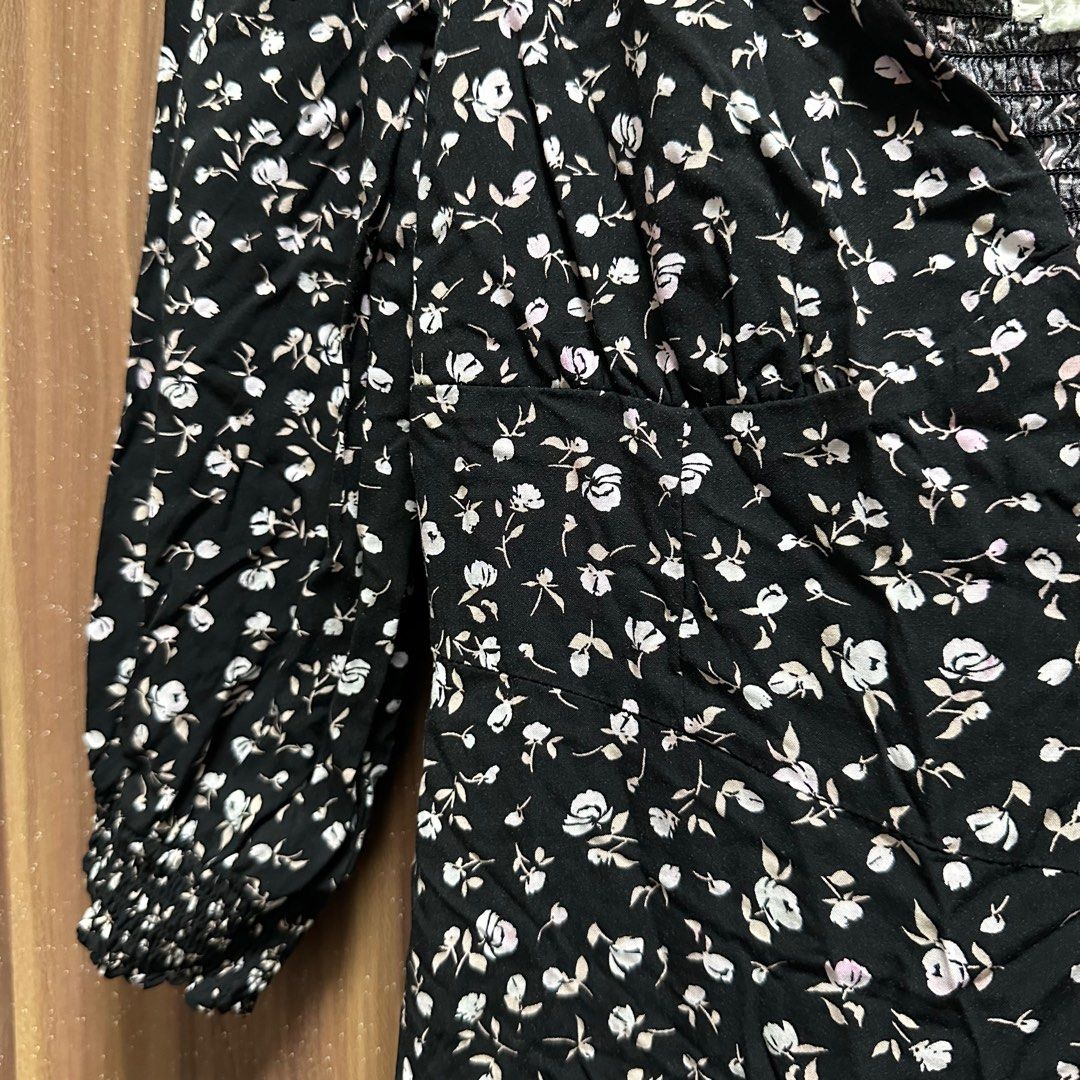 Floral Print Dress (Category: Dresses) located in Muntinlupa City. Submitted by sushidump_ (Listing ID 1313851528, Image 2). Description: .
