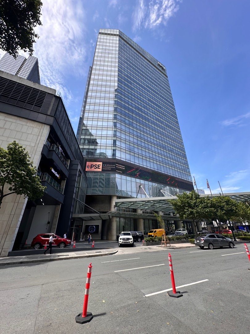For Rent: 97.36sqm@PSE Tower, BGC (Category: Commercial) located in Makati City. Submitted by donangelob (Listing ID 1313878259, Image 1). Description: Please read.. *NO BROKERS / NO SALES AGENTS* *DIRECT TENANTS ONLY* For Lease: 22nd floor 5th Avenue corner 28th Street, Bonifacio Global City, Taguig City FA: 97.36 sqm CUSA: Php 249 / per sqm AC charges: Php 240 / per sqm Per Sqm: Php 1,300 / per month Car Park: Php 8,000 / per slot Subject to VA