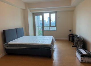 For Sale: Studio w/parking @The Grove, Rockwell