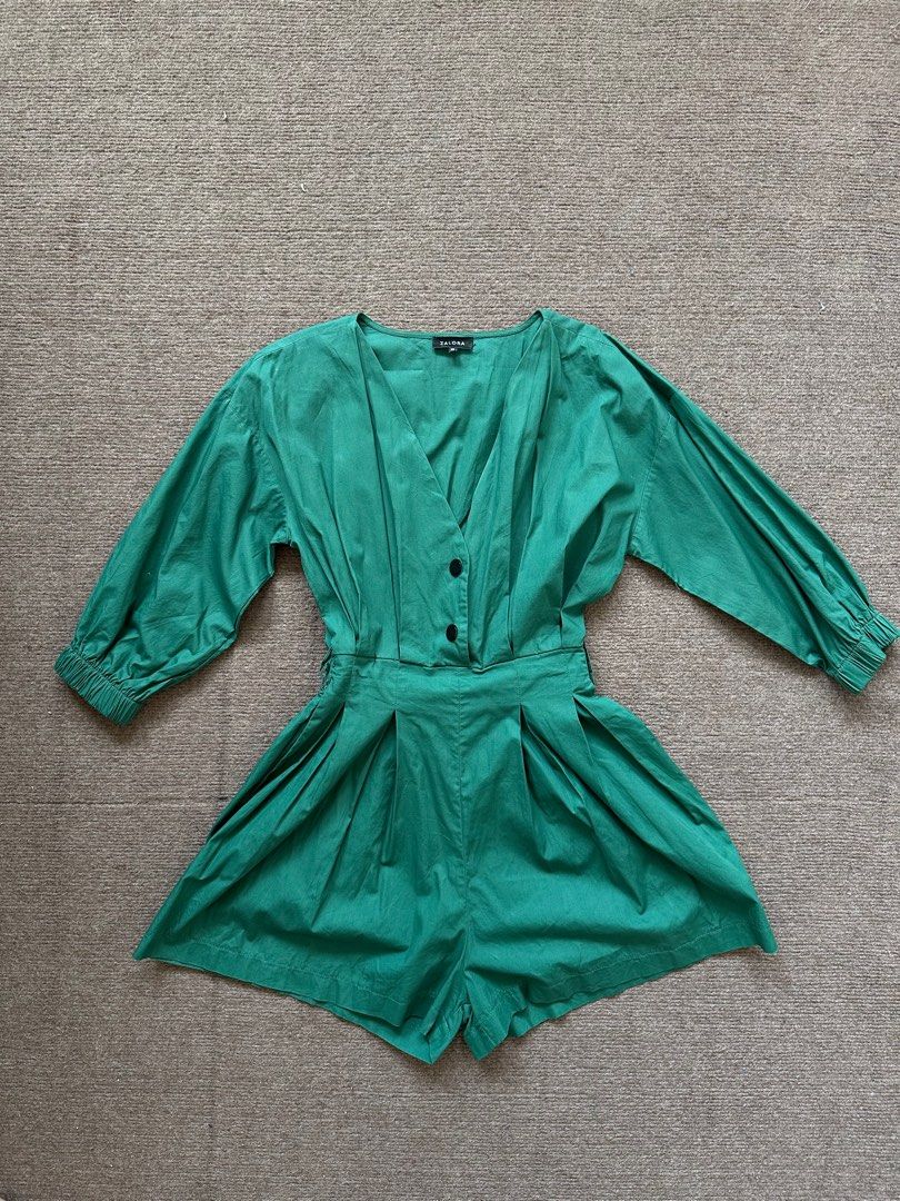 Forest Green Puff-Sleeved Romper (Category: Rompers) located in Quezon City. Submitted by declutteringbybones (Listing ID 1313810950, Image 1). Description: Forest Green Puff-Sleeved Romper Size: XS RFS: decluttering.