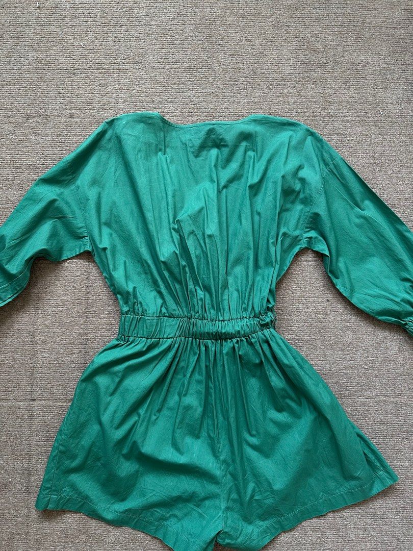 Forest Green Puff-Sleeved Romper (Category: Rompers) located in Quezon City. Submitted by declutteringbybones (Listing ID 1313810950, Image 3). Description: Forest Green Puff-Sleeved Romper Size: XS RFS: decluttering.