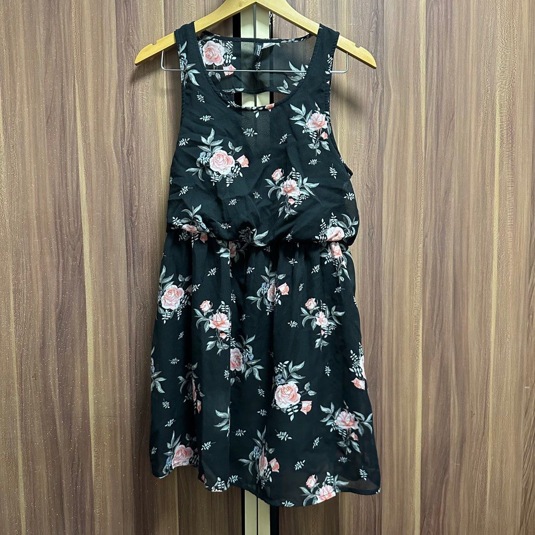 H M Divided Black Floral Dress Women s Fashion Dresses Sets Dresses on Carousell