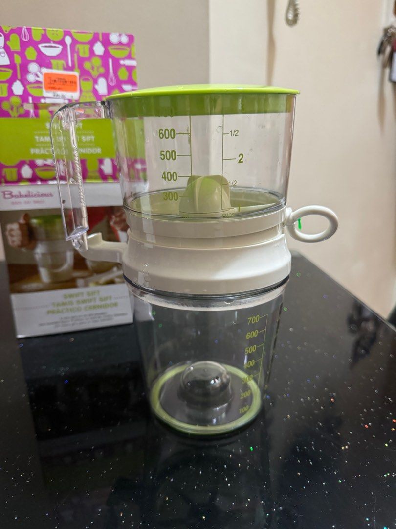 Ingredient Mixer (Category: Bakeware) located in Makati City. Submitted by tommythefatcat (Listing ID 1313869010, Image 1). Description: Bakelicious swift sift. Original price: Php 499.00 Used once only. Rfs: upgraded .