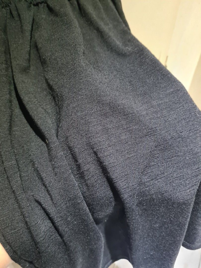 Little black dress (Category: Dresses) located in Mandaluyong City. Submitted by magicath_14 (Listing ID 1313952716, Image 3). Description: Cute black dress Can be styled as off shouldered Above the knee length.