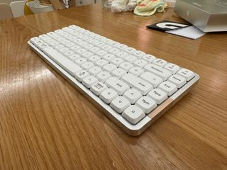 （分類：）位於 。 由 aaadra 提交（商品編號 1313943083，圖片 1）。簡介： 。