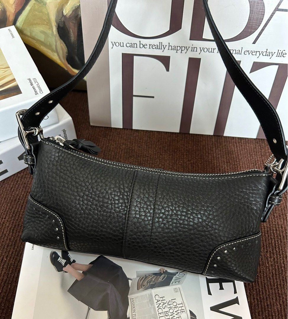 LOW PRICE Authentic Coach vintage shoulder bag Women s Fashion Bags Wallets Shoulder Bags on Carousell