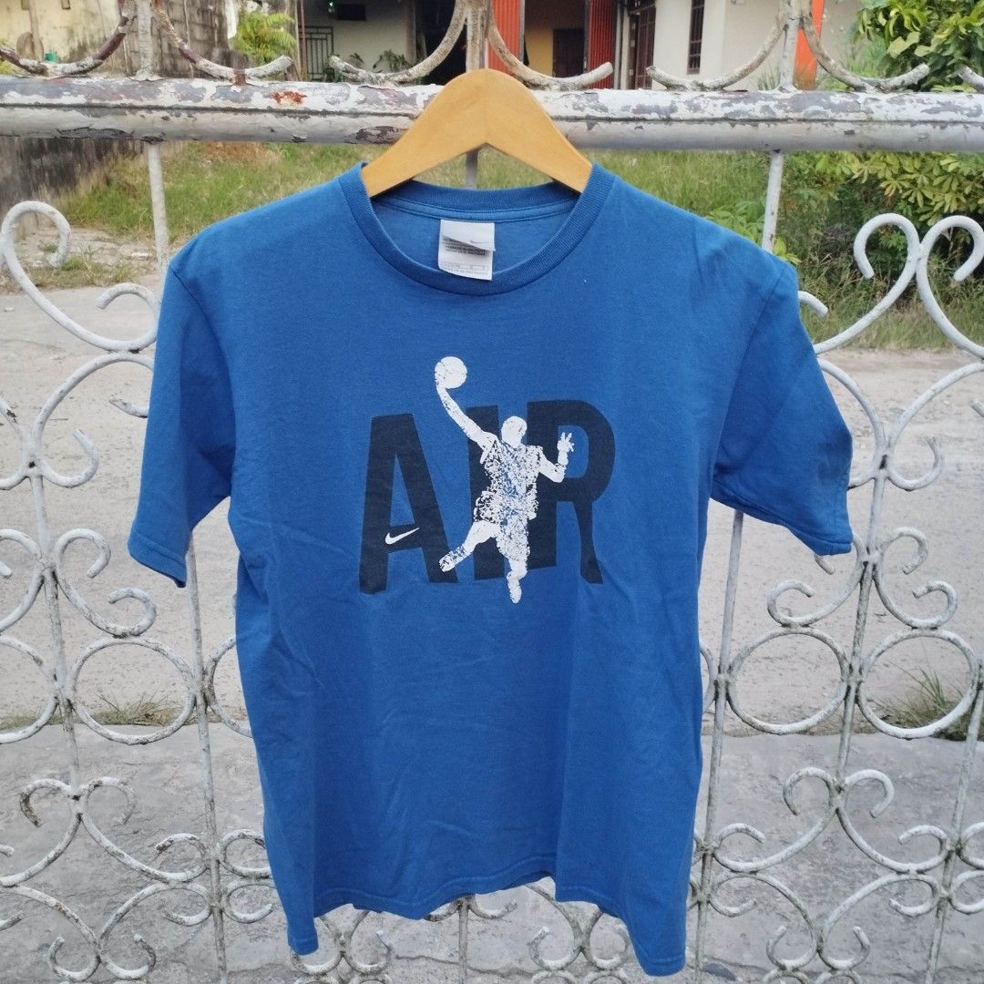 Nike air Rise Above, Fesyen Pria, Pakaian , Atasan di Carousell