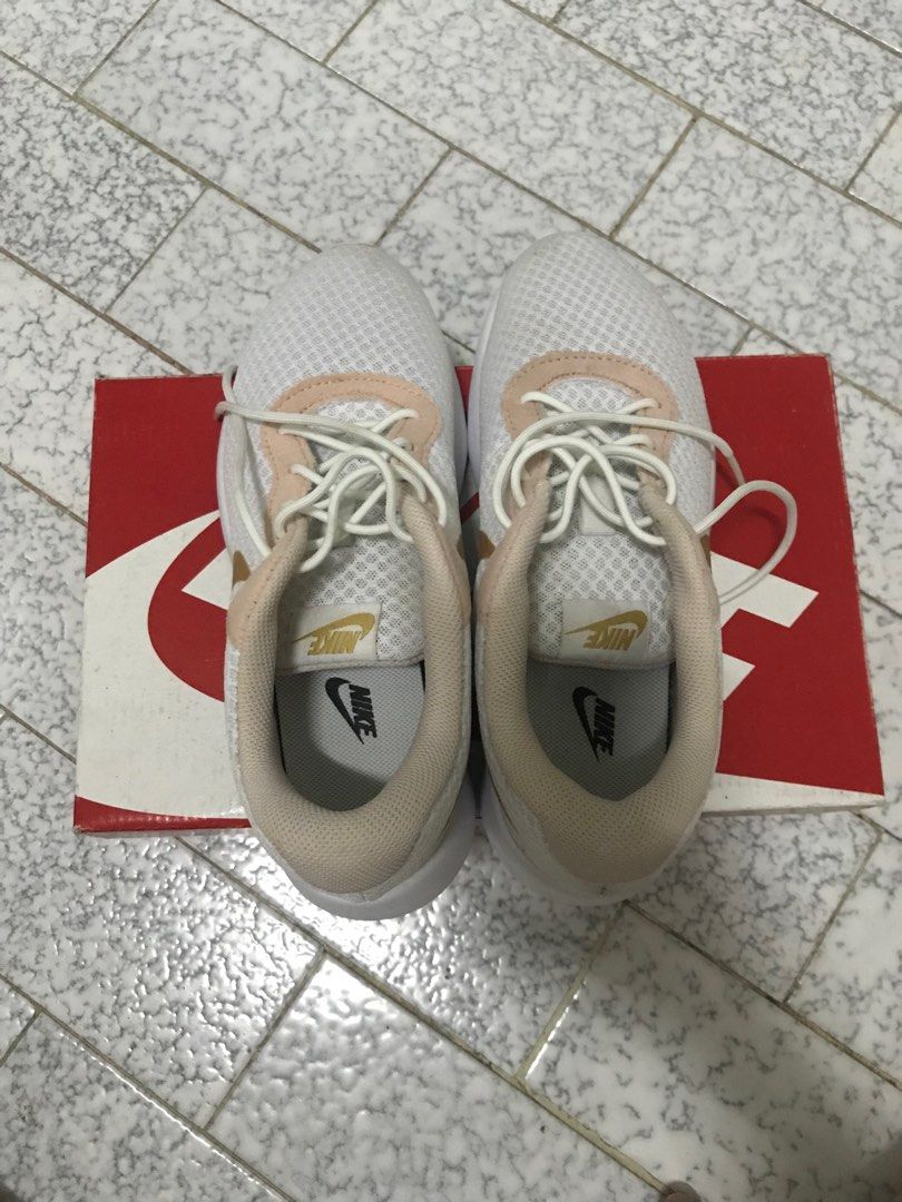 Nike tanjun peach gold new arrivals