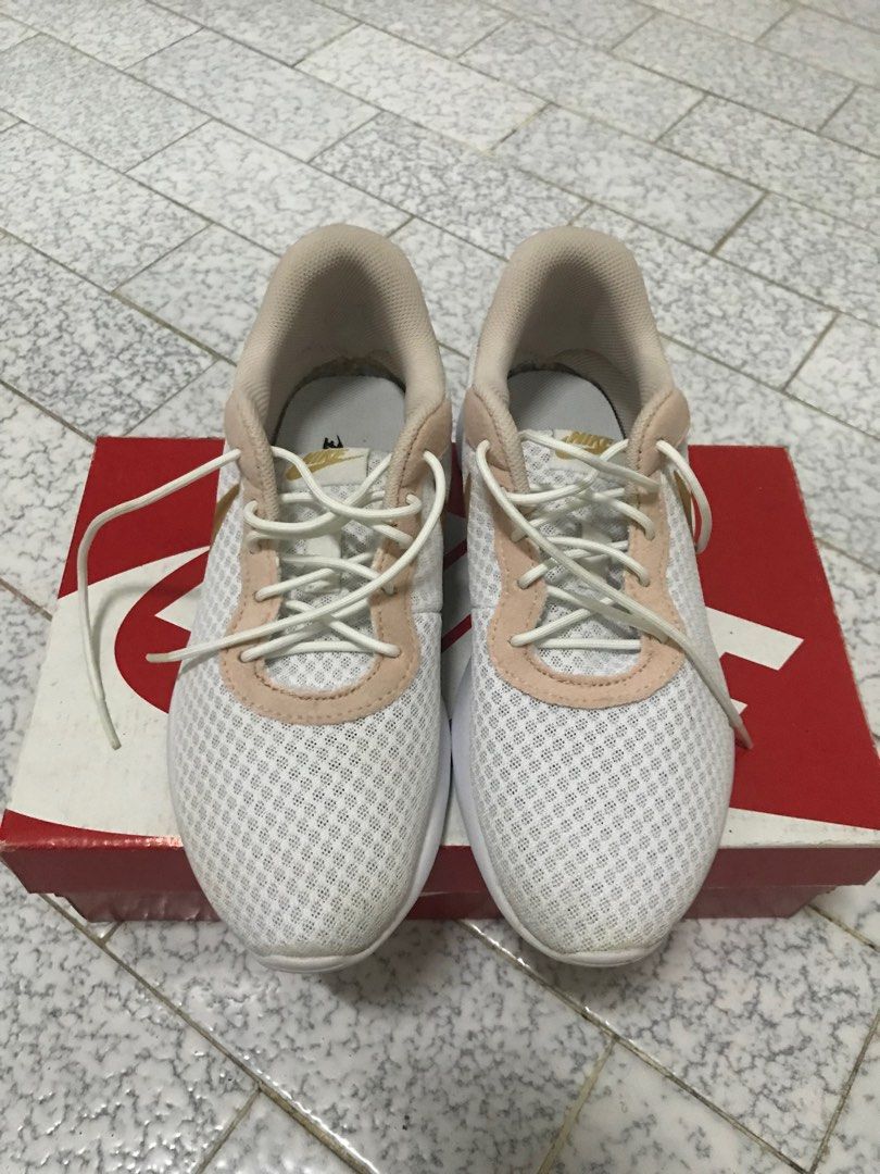 Nike tanjun peach gold cheap