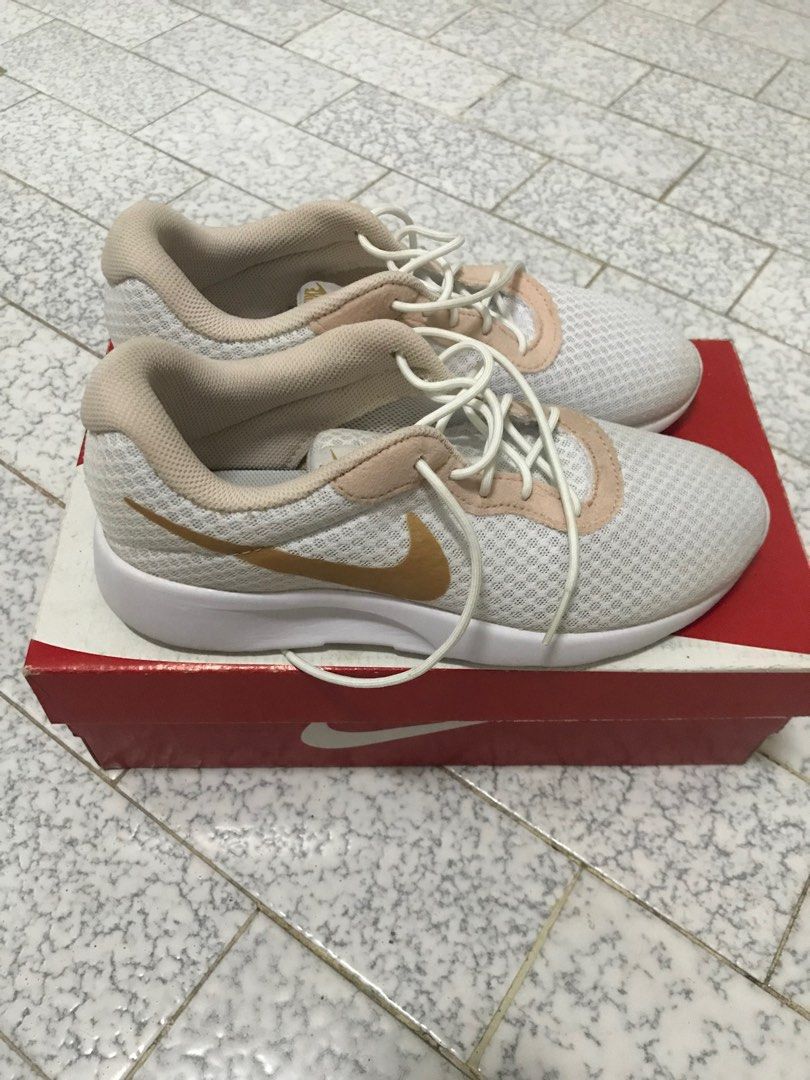 Nike tanjun peach online