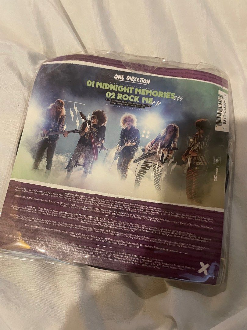 One Direction Midnight Memories Limited Edition Vinyl (Category: Vinyls) located in Manila. Submitted by stefandraboutique (Listing ID 1313875157, Image 2). Description: This is rare and limited edition. Some folds due to storage for a long time as seen on the photos. Message us to order! .