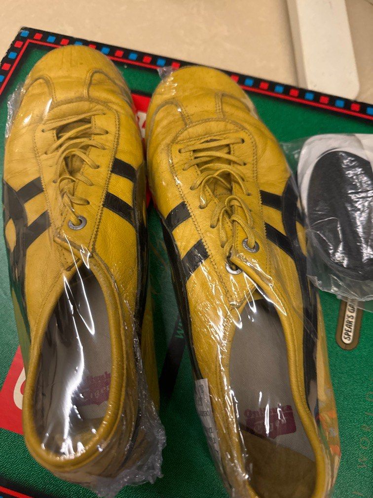 Onitsuka tiger yellow shoes (Category: Sneakers) located in Singapore. Submitted by shopage (Listing ID 1313932675, Image 1). Description: .
