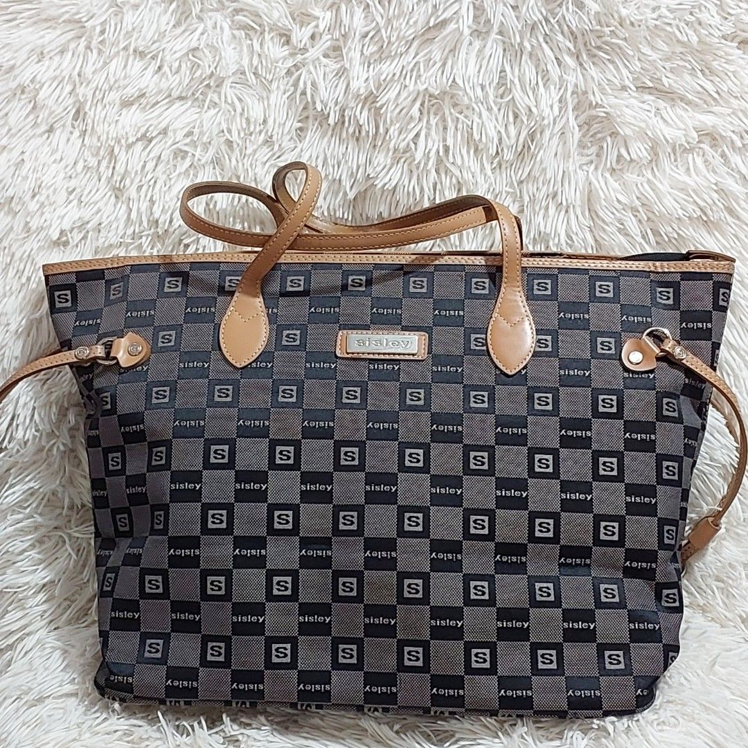 Original preloved sisley canvas tote bag (Category: Luxury Bags & Wallets) located in Quezon City. Submitted by kimlynandaya (Listing ID 1313872411, Image 2). Description: original sisley tote bag, large: Xl condition lightly used.