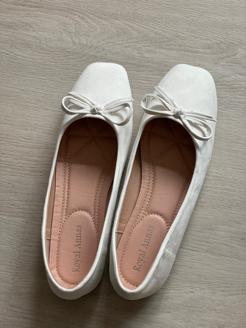 White Rivets Flats