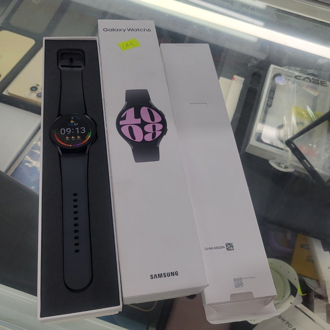 SAMSUNG GALAXY WATCH 6 40MM (Category: Wearables & Smart Watches) located in Manila. Submitted by chiquicasa04841 (Listing ID 1313876910, Image 2). Description: SMOOTH GOOD AS NEW WITH WARRANTY WE DO MEETUP OR COD FBPAGE=CHIX CELLSITES.