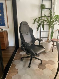 (Category: ) located in . Submitted by partypeepers (Listing ID 1313804872, Image 1). Description: .