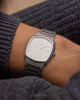 (Category: ) located in . Submitted by spacetime.vintagewatch (Listing ID 1313927582, Image 1). Description: .