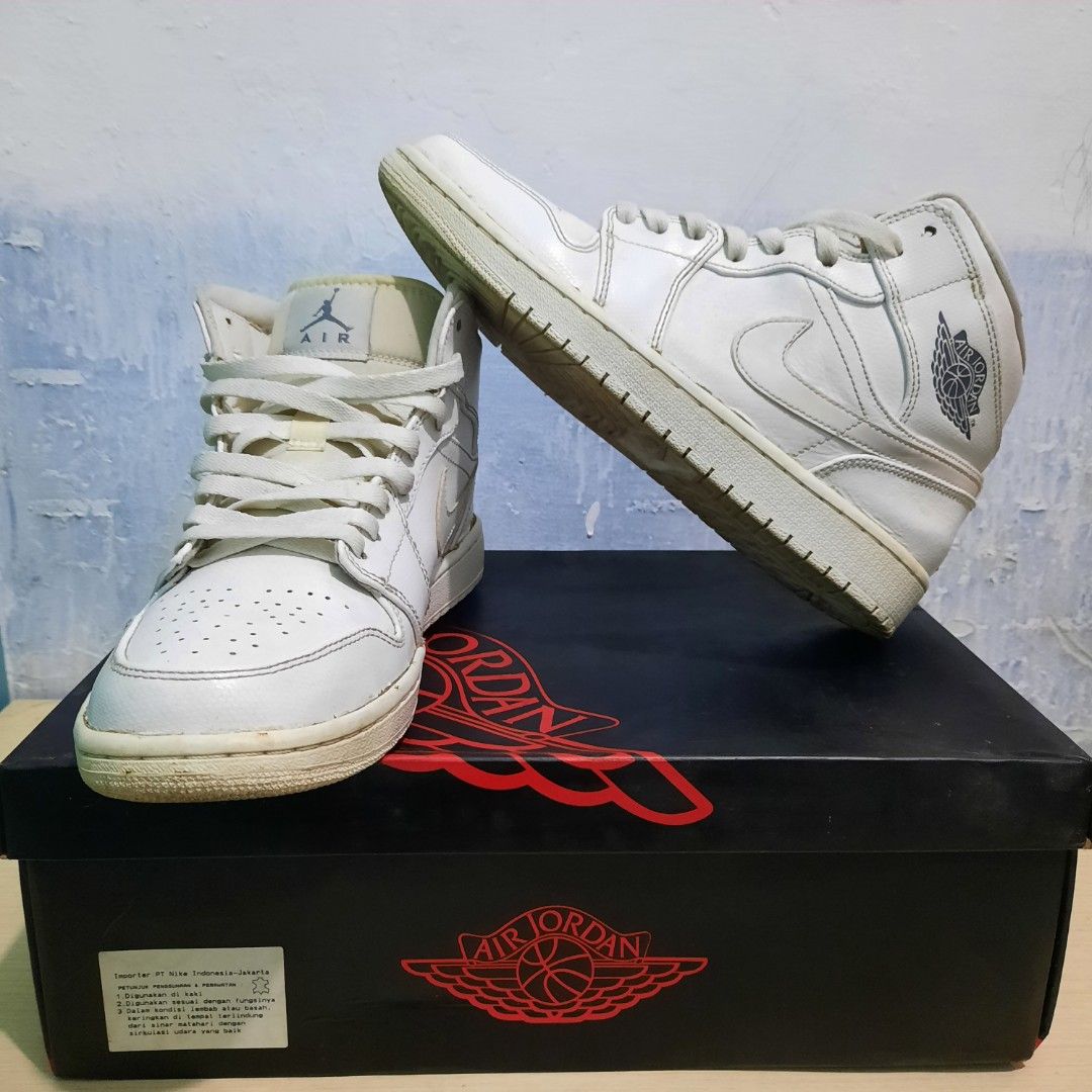 Sepatu nike air jordan mid white cool grey, Fesyen Pria, Sepatu