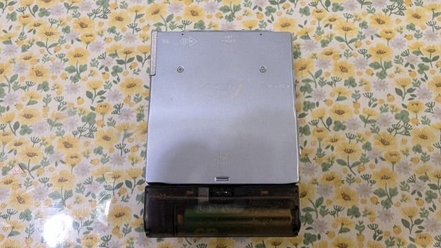 Sharp / 聲寶/ 夏普Portable MD Player MT-ST770-A (MDLP) （分類：音樂播放裝置 MP3及CD Player）位於 Hong Kong。 由 sumivan 提交（商品編號 1313944016，圖片 2）。簡介： Sharp / 聲寶/ 夏普Portable MD Player MT-ST770-A (MDLP) 跟電池盒,成色如圖,播放/按鍵正常 ,私保2天 (註：如要求成色如新的，請往上一頁,謝) 大水坑 /土瓜灣 MTR Station / 欣榮花園 for trade and testing ,有意請P.M 麻煩大家, 非誠勿擾 ( 會即時封鎖/Block ) 和不接受臨場議價,請諸位高抬貴手。