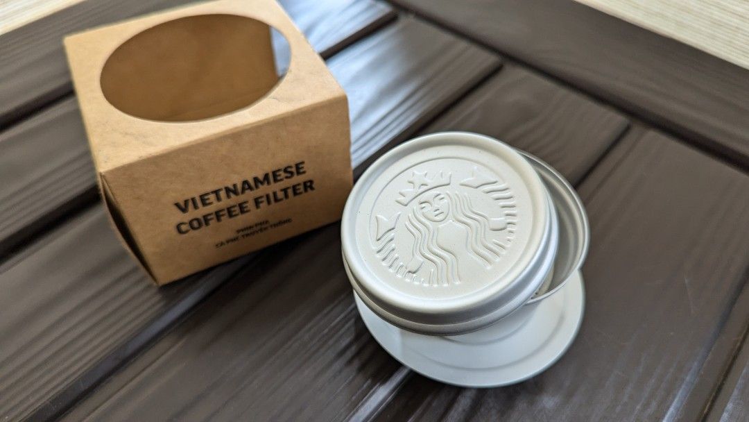 Starbucks Coffee Phin Filter (Category: Coffee Machines & Makers) located in Manila. Submitted by emeraldcrystal.emeraldcrystal (Listing ID 1313821222, Image 2). Description: Used once. Complete with original box. Bought P850 in Hanoi. Great for Starbs fans or collectors..