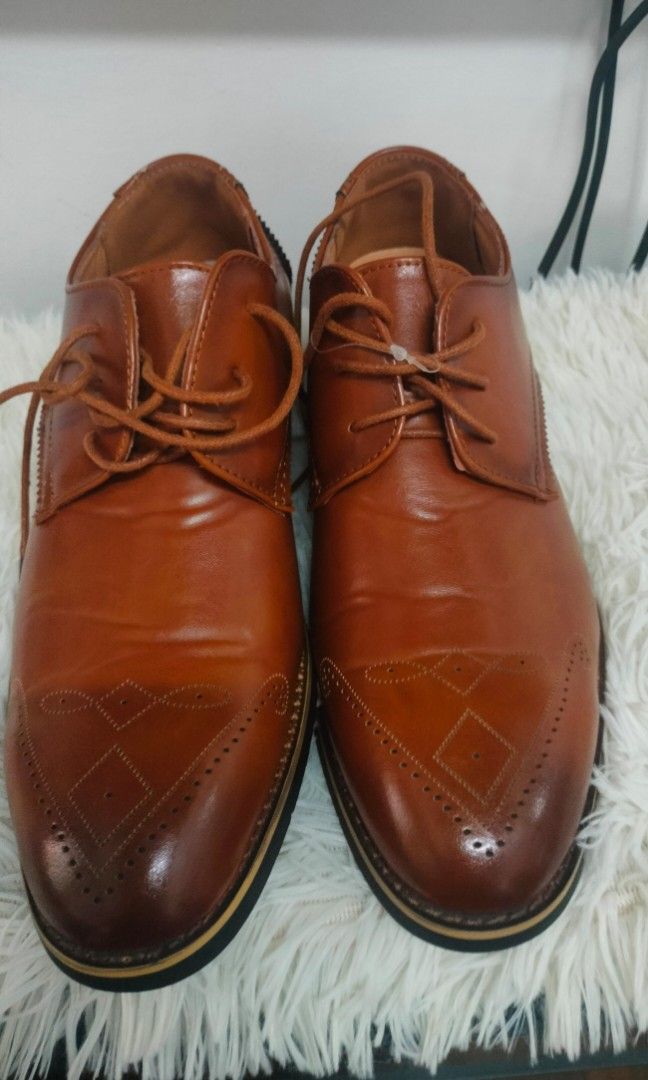 Suede Shoes (Category: Casual Shoes) located in Manila. Submitted by nuttshellw52293 (Listing ID 1313824097, Image 1). Description: malaki sakin.