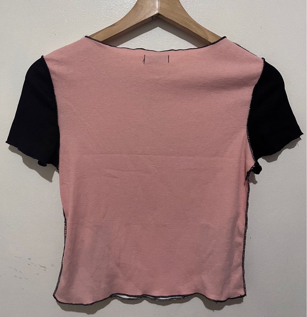 Valleygirl ribbed knit top (Category: Shirts) located in Caloocan City. Submitted by declutter_joy (Listing ID 1313951243, Image 3). Description: ☑️ small PAYMENT FIRST. NO COD. Buyer will pay sf. Courier: Grab/Lalamove/Gogoxpress.