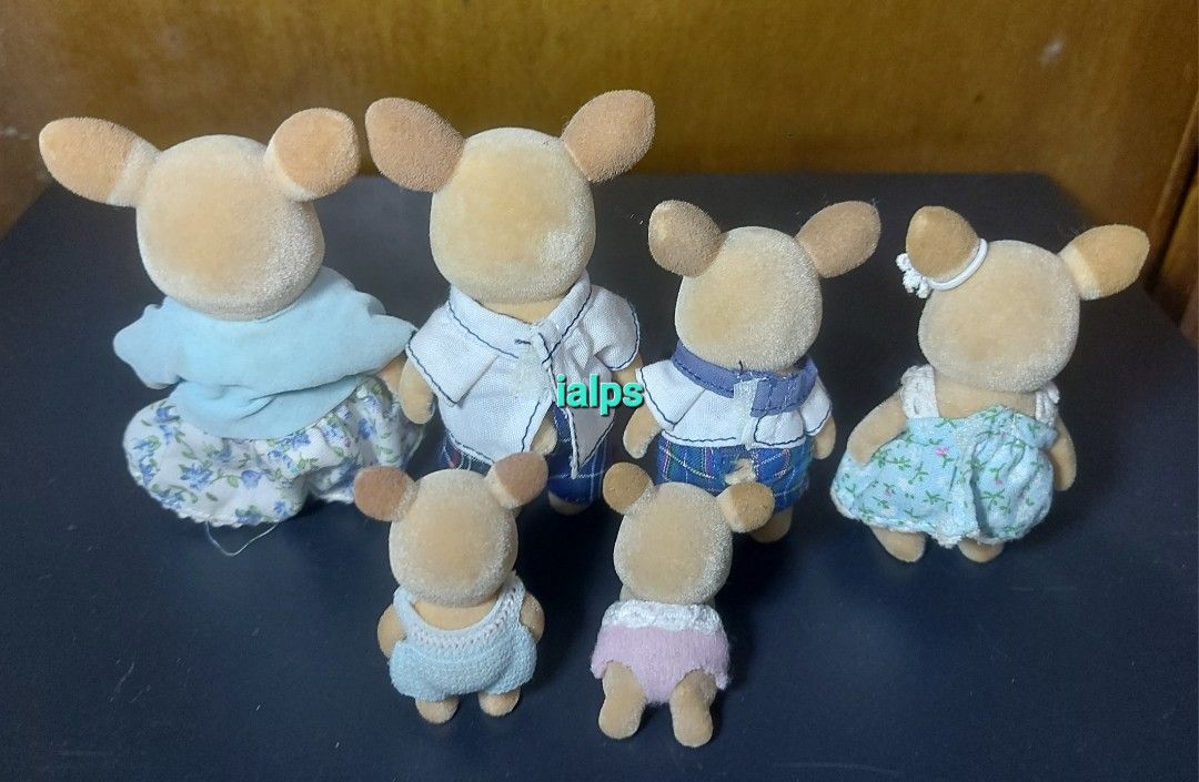 2009 Sylvanian Families Buckley Red Deer Family (Category: Figurines & Statues) located in Pasig City. Submitted by lpsflover (Listing ID 1314124131, Image 2). Description: The original set only included the parents and older siblings. Babies were bought separately. In good condition, but please manage your expectations. With minimal signs of wear on brother's left ear tip which is expected of any figures more than a decade old. Not for fussy buy