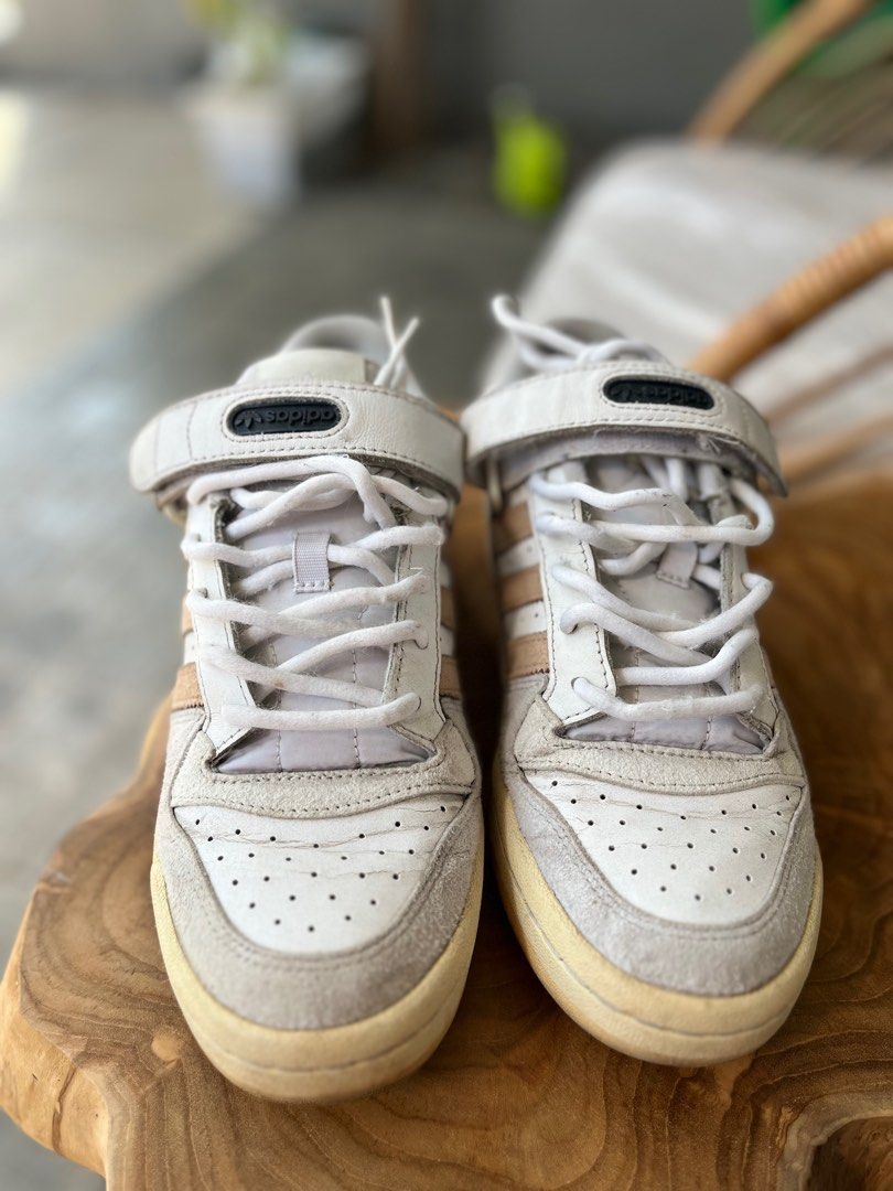 Adidas Forum Low Featured Jisoo Blackpink Edition Original, Fesyen Wanita,  Sepatu di Carousell