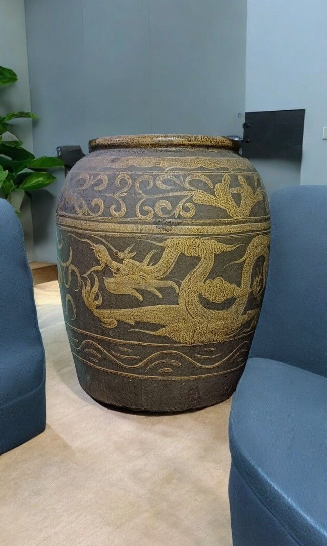 Antique martabana Jar (Category: Vases & Decorative Bowls) located in Manila. Submitted by porcelain.homedecor (Listing ID 1314040332, Image 1). Description: Fs, Antique Martabana Jar Embossed dragon design good condition Pm sent if interested 🙂.