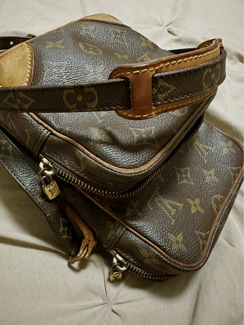 AUTHENTIC LV Amazon Unisex Bag (Category: Luxury Bags & Wallets) located in Quezon City. Submitted by FashionFab (Listing ID 1314119790, Image 3). Description: 100% original and with money back guarantee if proven fake. Bag only. Bought directly in Japan luxury store. In a very good condition. No foul smell and no sticky leather. No open pipes..