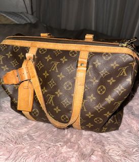 (Category: ) located in . Submitted by FashionFab (Listing ID 1314124643, Image 1). Description: .