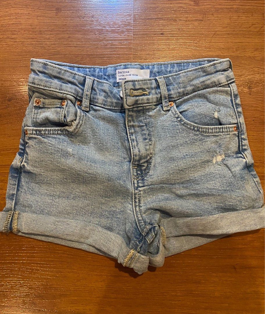 Bershka Highwaisted Denim Shorts (Category: Shorts) located in Manila. Submitted by seasellsclset (Listing ID 1314010294, Image 1). Description: - very comfy! - slight stretchy material - perfect for summer!!! - rfs: decluttering bcs i have too many shorts na - xs-s frames.
