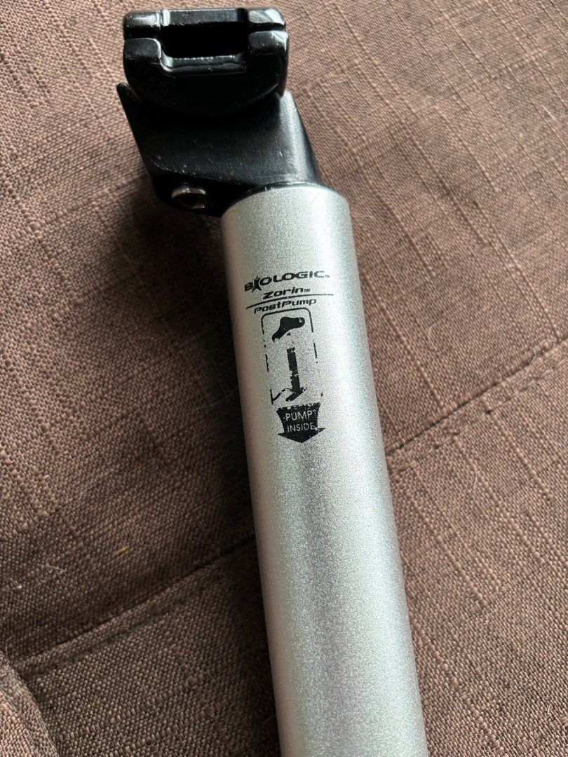 Biologic seatpost pump clearance