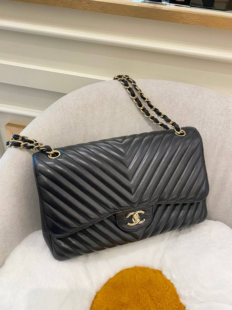 CHANEL JUMBO CLASSIC CHEVRON LAMBSKIN LEATHER DOUBLE FLAP BAG