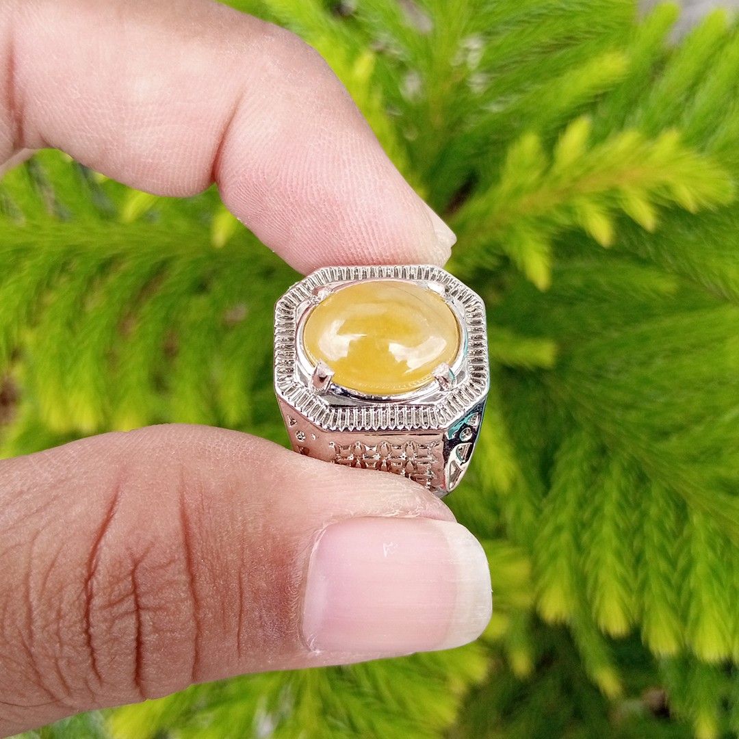 Batu yellow sapphire shop