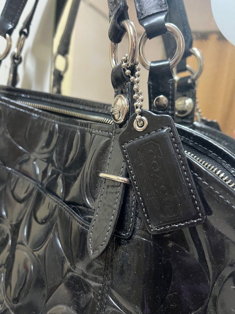 Coach Signature Gallery Embossed Patent Leather Women s Fashion Bags Wallets Tote Bags on Carousell
