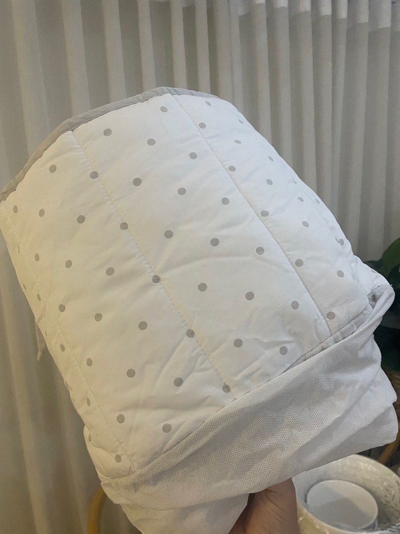 Crib Bumper Pad (Category: Bed Guards) located in Mandaluyong City. Submitted by cleanmycloset8 (Listing ID 1314049730, Image 3). Description: Very good condition Hindi lulusot ang paa ni baby dahil buo siya. See photos Low ballers will be ignored. Last price posted .