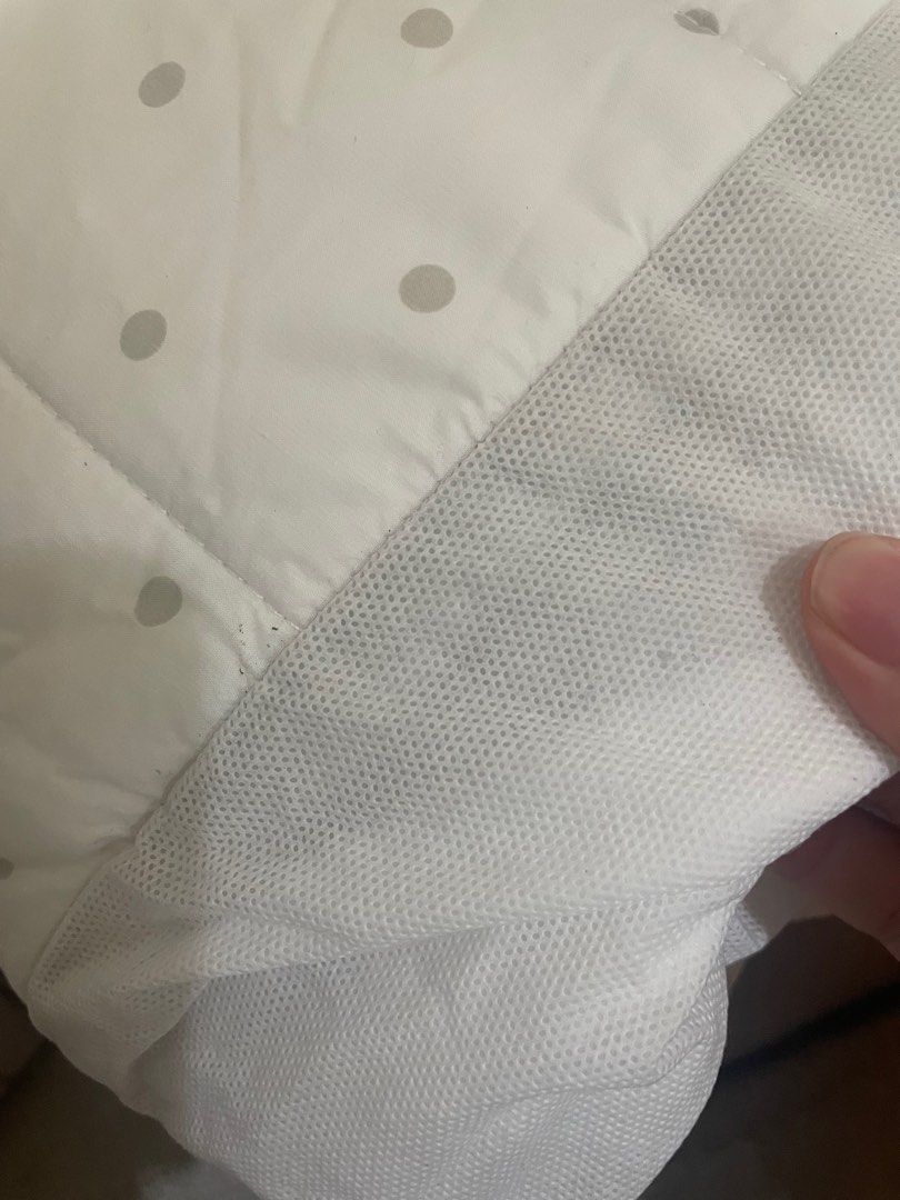 Crib Bumper Pad (Category: Bed Guards) located in Mandaluyong City. Submitted by cleanmycloset8 (Listing ID 1314049730, Image 2). Description: Very good condition Hindi lulusot ang paa ni baby dahil buo siya. See photos Low ballers will be ignored. Last price posted .