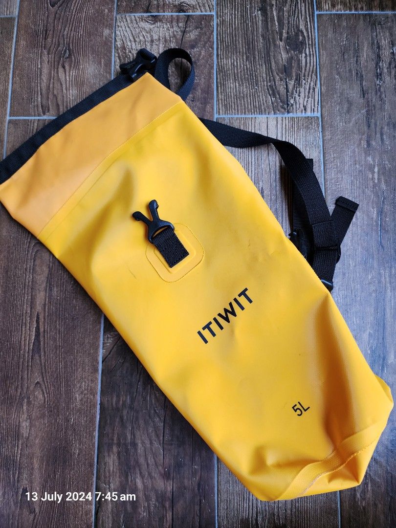 Decathlon Waterproof Bag Litres, Men's Fashion, Bags, Sling Bags