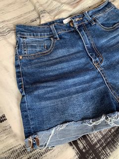 (Category: ) located in . Submitted by vhanedecluttering02 (Listing ID 1314083095, Image 1). Description: .