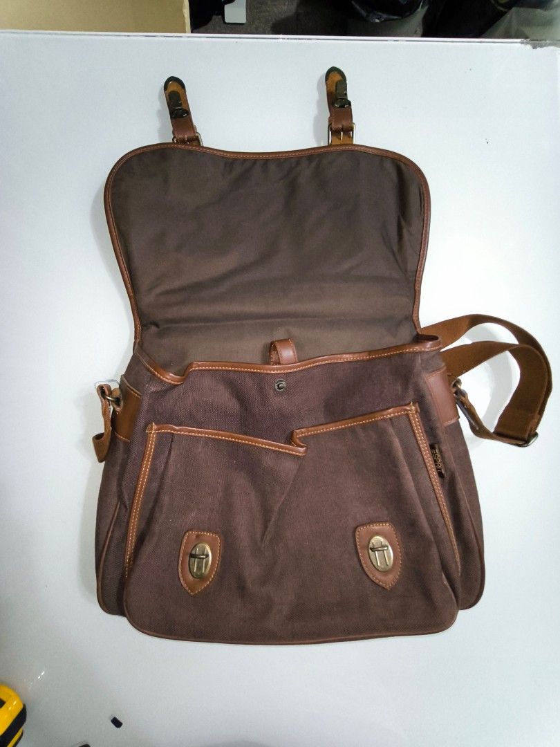 Esprit Canvas Messenger Bag
