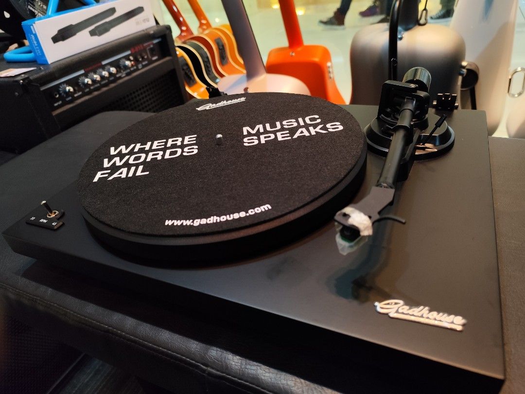 GADHOUSE -MATHIS Turntable (Category: Portable Music Players) located in Manila. Submitted by winyabut (Listing ID 1314017958, Image 1). Description: ‼️FOR SALE‼️ GADHOUSE MATHIS Turntable Features: ✅Metal Tonearm ✅Belt-Drive Aluminum Platter ✅Bluetooth transmitter ✅Audio Technica VM95E Moving Magnet Cartridge ✅Built-in counterweight & Anti-Skating Weight PM for more details 📩.