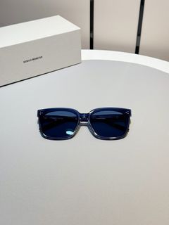 (Category: ) located in . Submitted by sunglasses.versionsale (Listing ID 1314151653, Image 1). Description: .