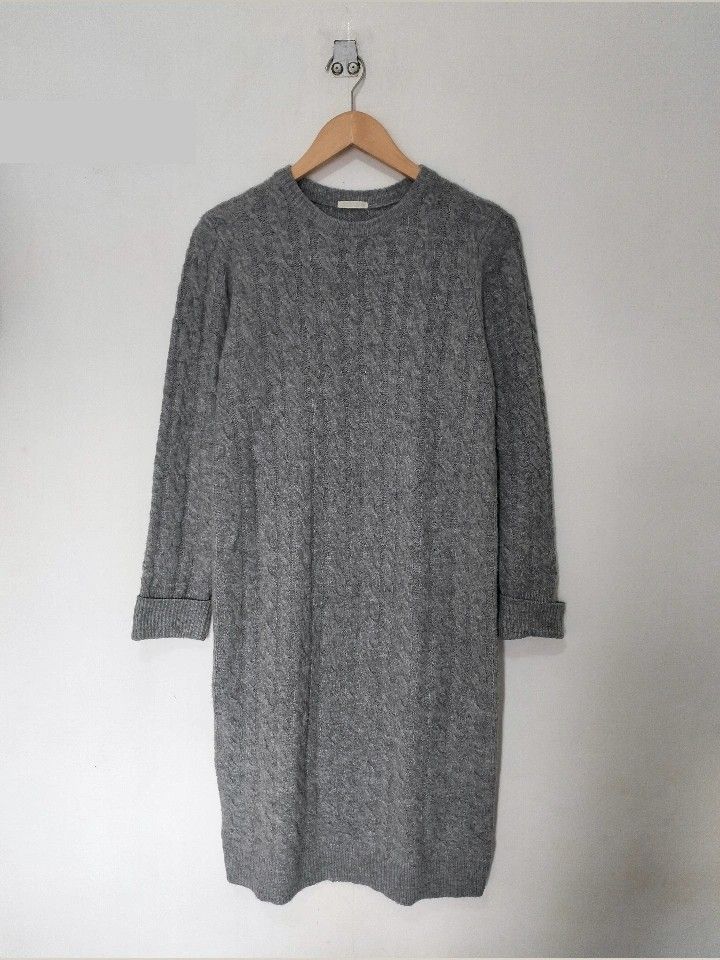 GU by UNIQLO Cable Knitted Long Sleeve Dress, Women's Fashion, Dresses &  Sets, Dresses on Carousell
