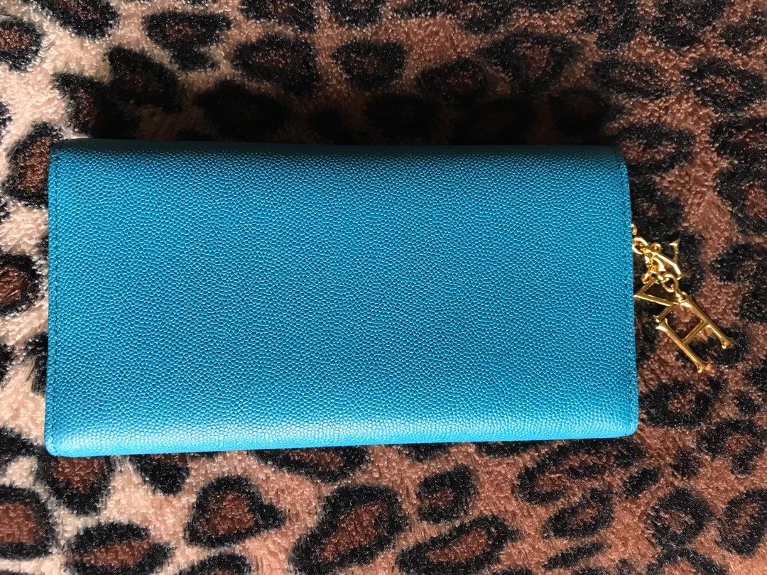 Hazzys Long Trifold Wallet (Category: Luxury Bags & Wallets) located in Santa Rosa. Submitted by rina.rina3 (Listing ID 1313998492, Image 2). Description: Very cute Hazzys long trifold wallet Preowned from Korea With zippered coin compartment and letters HZY detachable gold charms 💛 With at least 12 card slots 6 open pockets and 1 ID/photo slot Excellent gold hardwares and very durable leather With slight flaw ‘tastas’ on one of the open pockets